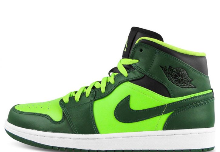 Air Jordan 1 Mid Gorge Green Takes Center Stage at New York Fashion Week