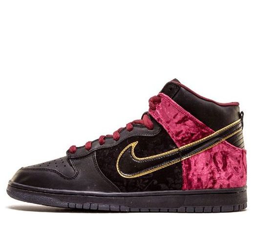 Nike Dunk High Premium SB Bloody Sunday Makes a Bold Statement in Fashion and Function